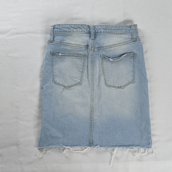 Retro Light Wash Raw Hem Low Rise Mini Skirt - Picture 4 of 7